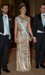 Royal Style: Never knowingly under-jewelled, let's be like Daisy and shine!