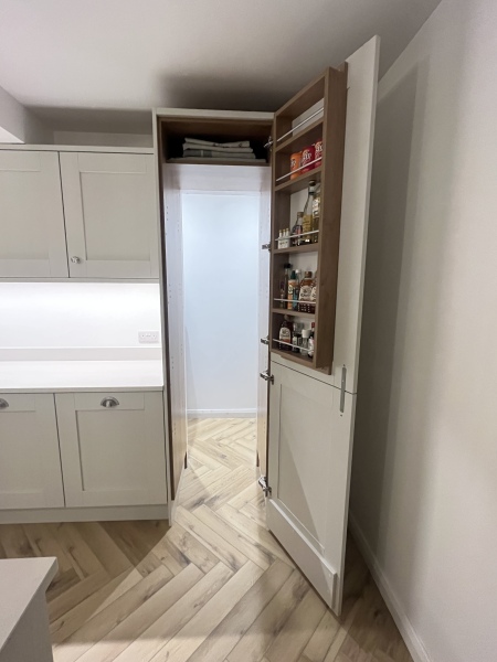 Damaged new quartz worktops 😭😭😭