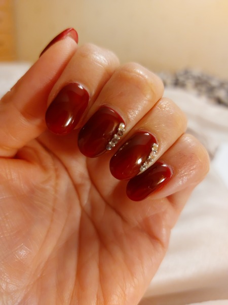 What colour nails in Jan/Feb?