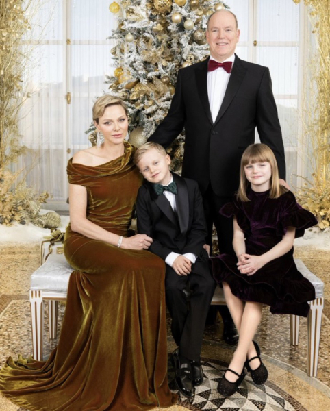 Royal Style: silk, stomachers, sapphires and plenty of sass