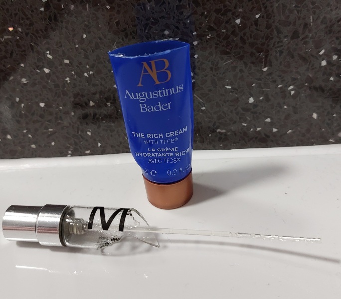 Feel the temptation to indulge in beauty treats? Is your collection overflowing with treasures? Come unite with fellow beauty enthusiasts in this lovely group!