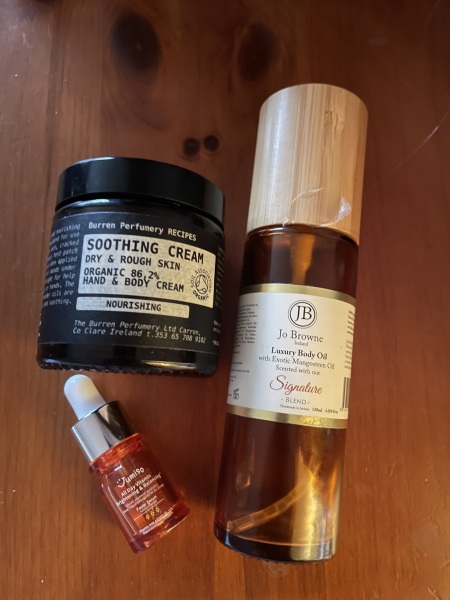 Feel the temptation to indulge in beauty treats? Is your collection overflowing with treasures? Come unite with fellow beauty enthusiasts in this lovely group!