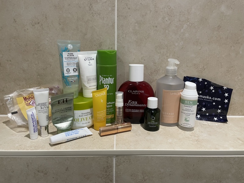 Feel the temptation to indulge in beauty treats? Is your collection overflowing with treasures? Come unite with fellow beauty enthusiasts in this lovely group!