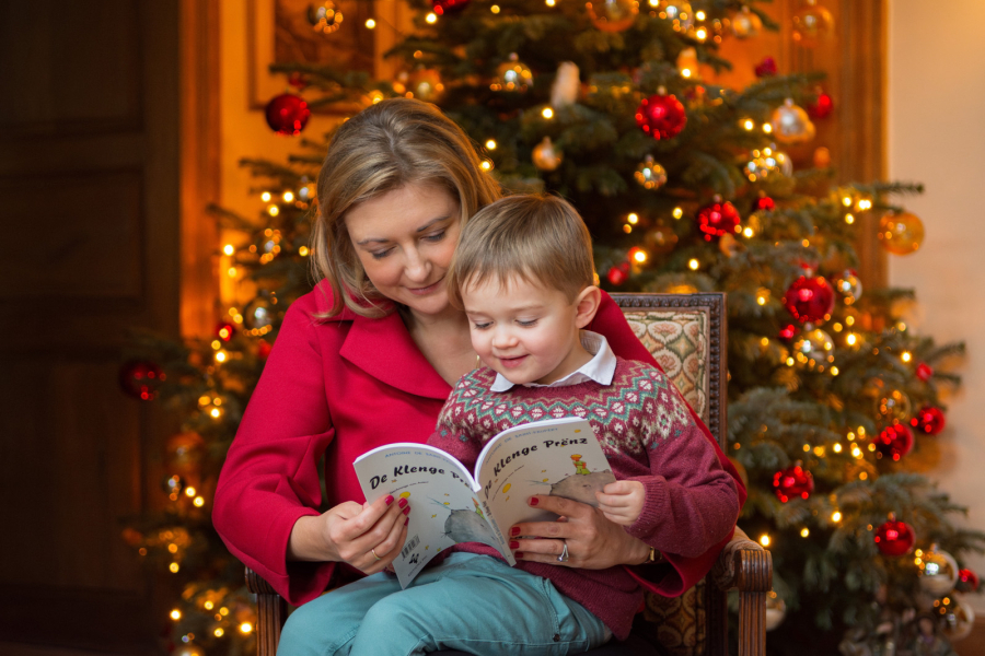 Royal Style: silk, stomachers, sapphires and plenty of sass