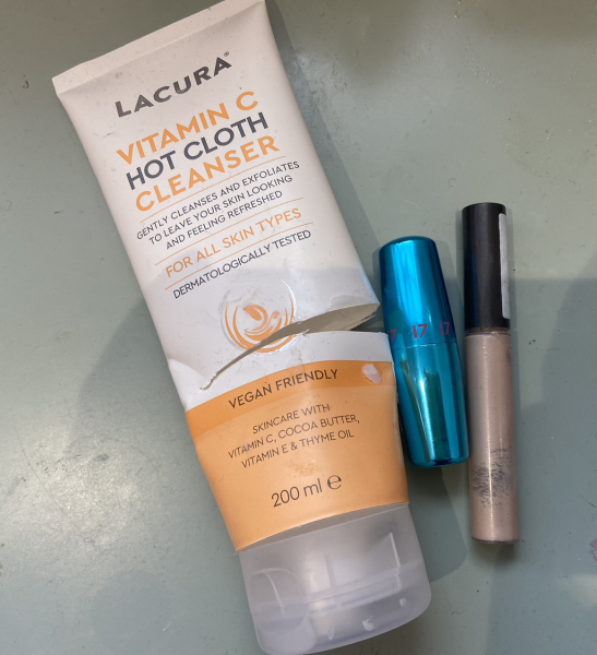 Feel the temptation to indulge in beauty treats? Is your collection overflowing with treasures? Come unite with fellow beauty enthusiasts in this lovely group!