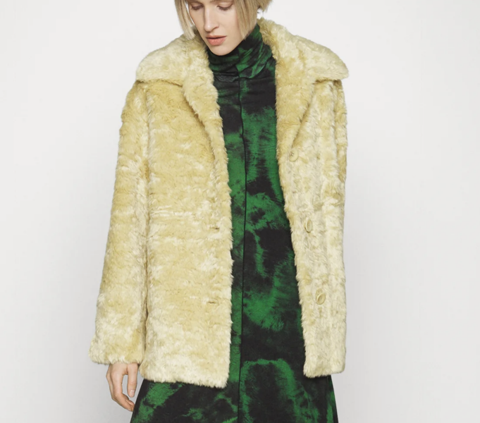 Les Parisiennes des Mamanset: On the Advent of Newness