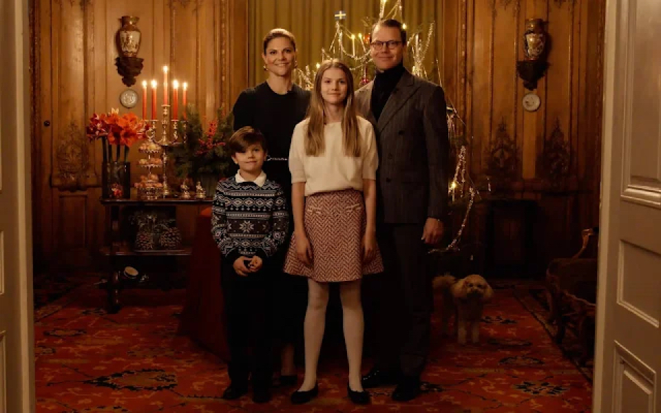 Royal Style: silk, stomachers, sapphires and plenty of sass