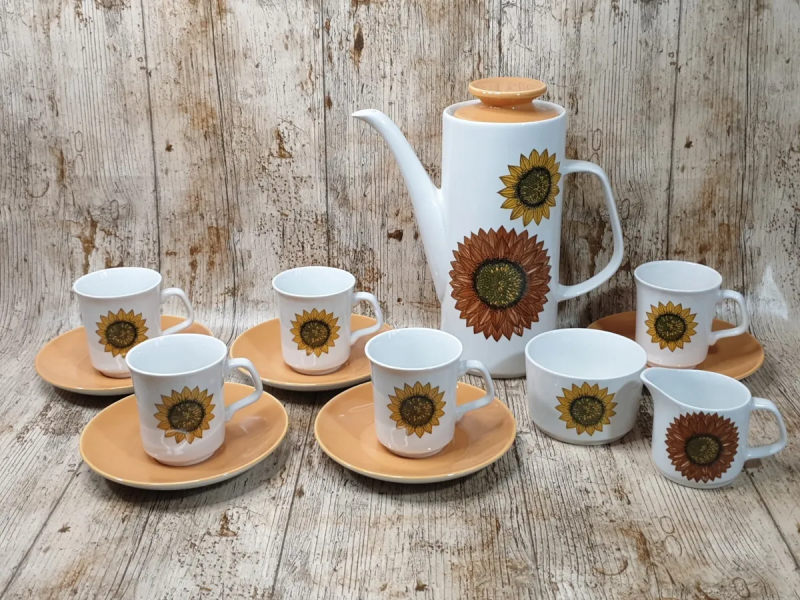 Royal Style: silk, stomachers, sapphires and plenty of sass