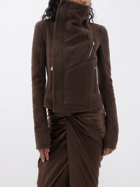 Les Parisiennes des Mamanset: On the Advent of Newness