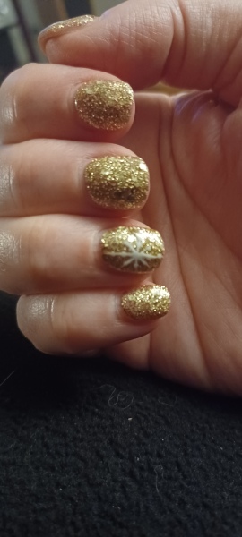 Please post your nails! I need shape and colour inspo!