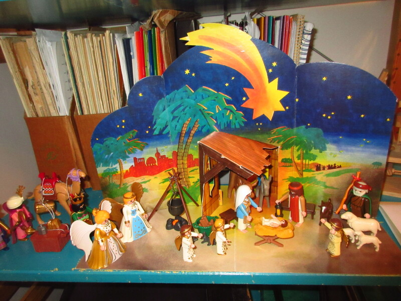 It's the season of advent for the Playmobil people in our house...