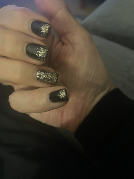 Please show me your Christmas nails?