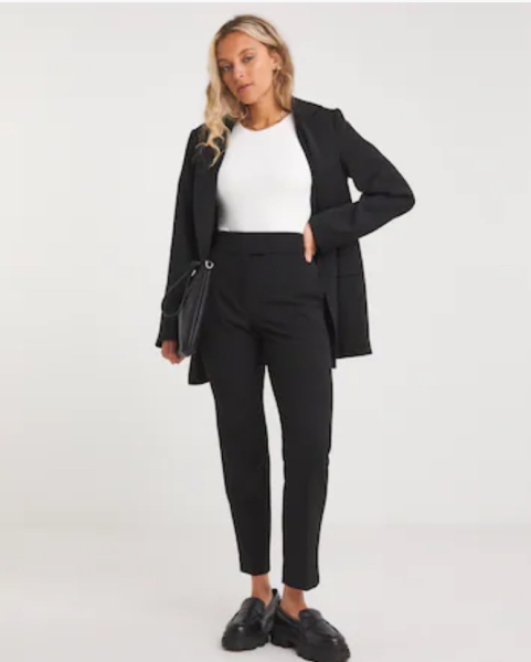 What to wear that's 'comfortable but professional' for a presentation?