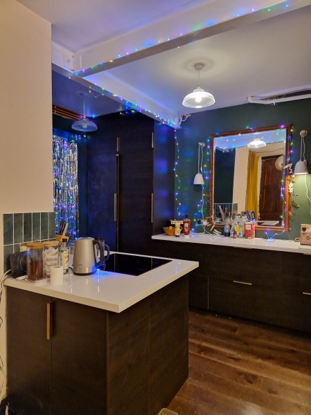 Wallpaper with matching paint in adjoining room?