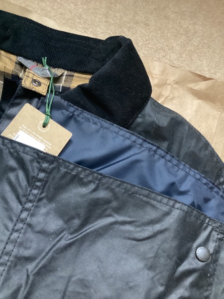 Is this Barbour Beadnell Navy or Black? Am I colourblind?