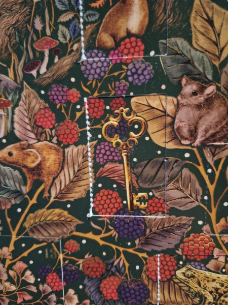 Picture advent calendars that add to the scene rather than have random pictures behind the doors