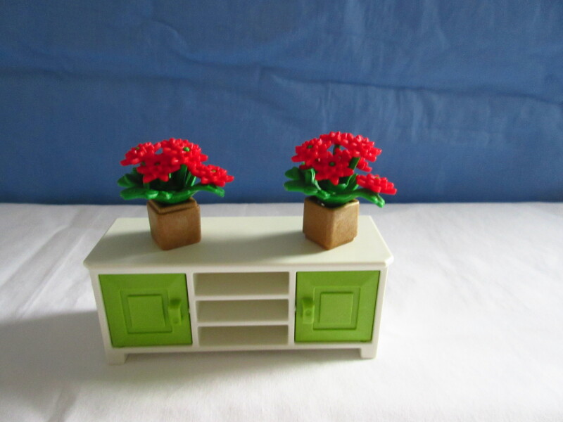 It's the season of advent for the Playmobil people in our house...