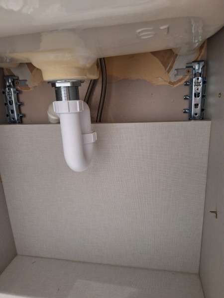 Help please - tap won't turn off and I can't see an isolator valve