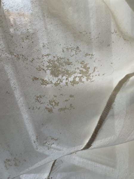 Dry cleaning curtains