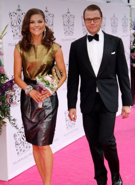 Royal Style: Never knowingly under-jewelled, let's be like Daisy and shine!