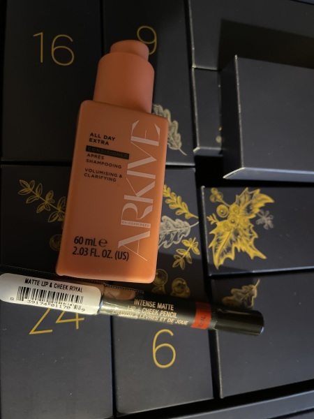General “waifs and strays” beauty advent calendar opening thread