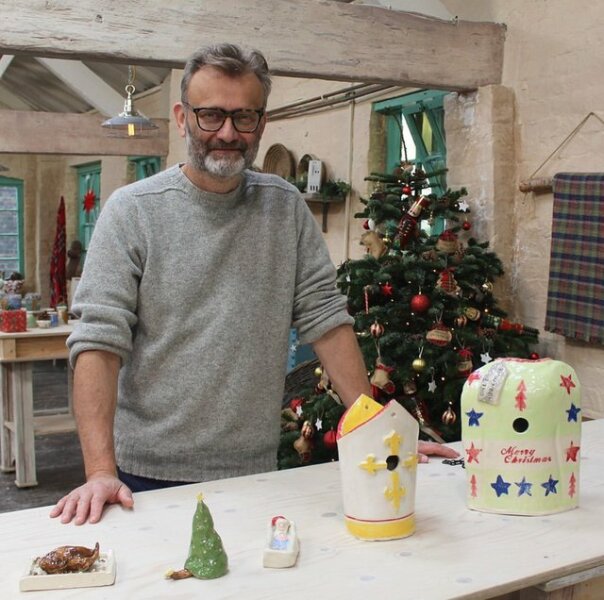 Am I crazy or did Hugh Dennis suddenly get hot?