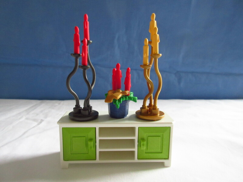 It's the season of advent for the Playmobil people in our house...