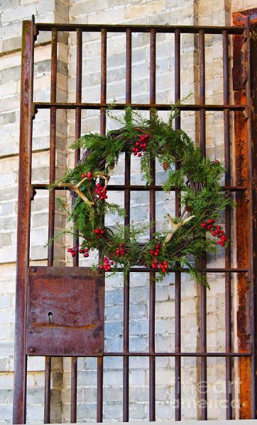 Everyone scarper, the rozzers are coming