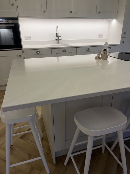 Damaged new quartz worktops 😭😭😭