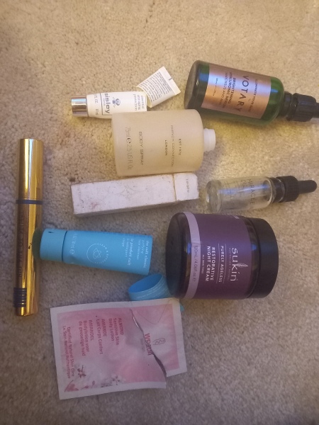 Feel the temptation to indulge in beauty treats? Is your collection overflowing with treasures? Come unite with fellow beauty enthusiasts in this lovely group!