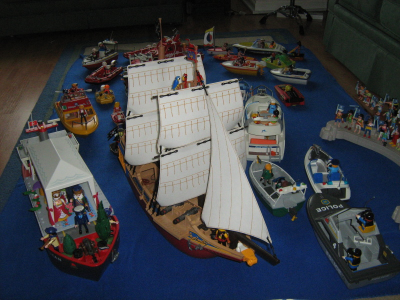 It's the season of advent for the Playmobil people in our house...