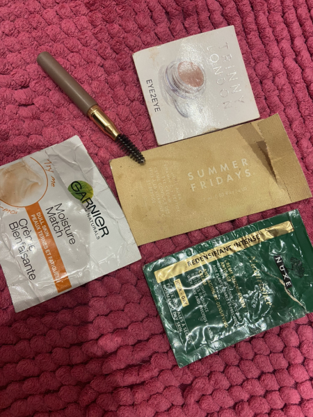 Feel the temptation to indulge in beauty treats? Is your collection overflowing with treasures? Come unite with fellow beauty enthusiasts in this lovely group!