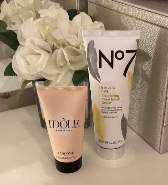 General “waifs and strays” beauty advent calendar opening thread