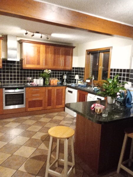 Damaged new quartz worktops 😭😭😭