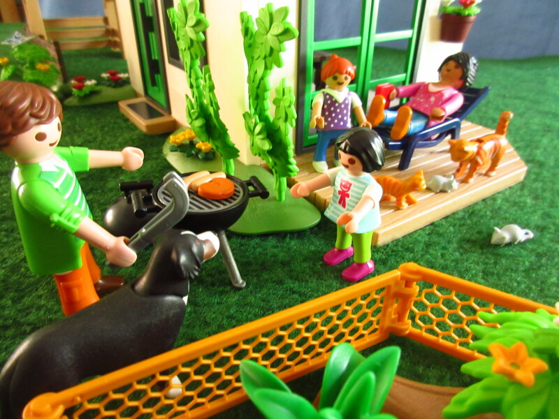 It's the season of advent for the Playmobil people in our house...