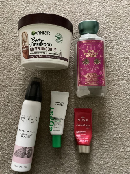 Feel the temptation to indulge in beauty treats? Is your collection overflowing with treasures? Come unite with fellow beauty enthusiasts in this lovely group!