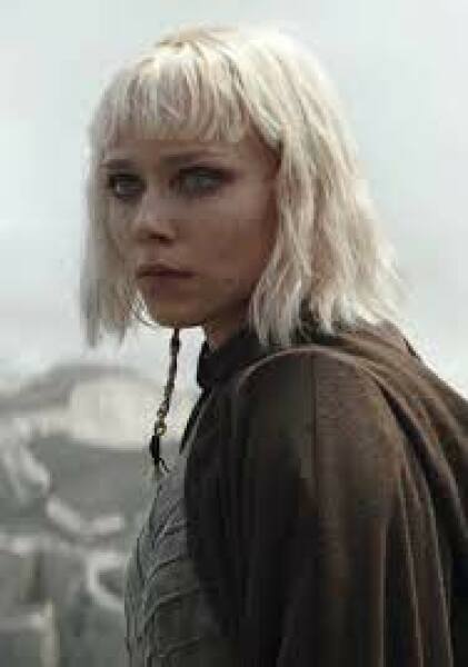 to have a blonde bob with a fringe?