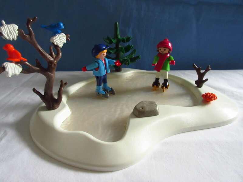 It's the season of advent for the Playmobil people in our house...