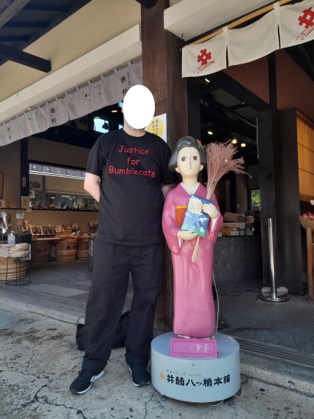 The happy Place Café is still open