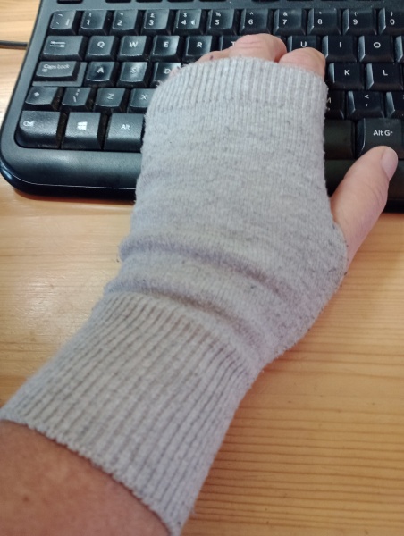 I wfh - How to cheaply stay warm this winter?