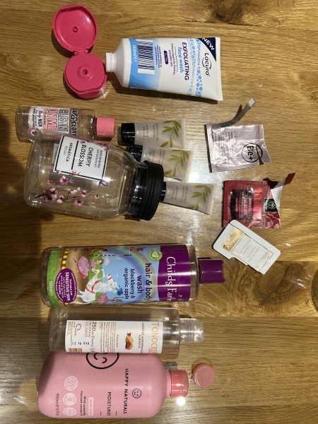 Feel the temptation to indulge in beauty treats? Is your collection overflowing with treasures? Come unite with fellow beauty enthusiasts in this lovely group!