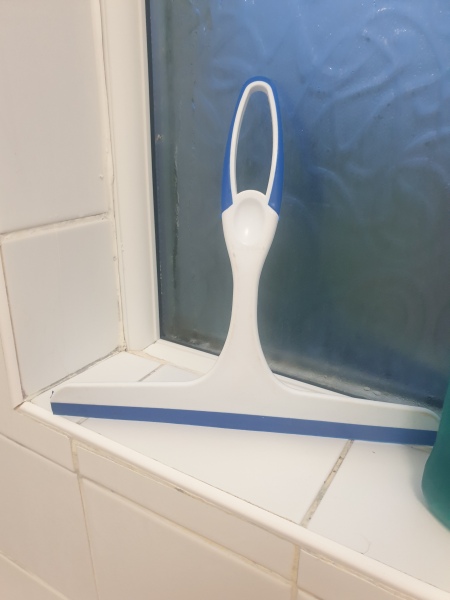 To ask advice on how to keep a shower cubicle clean?