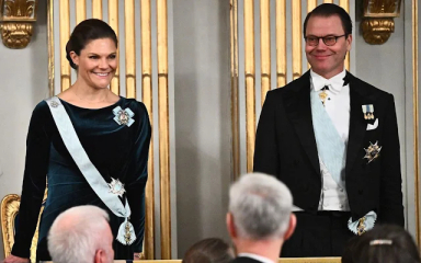 Royal Style: silk, stomachers, sapphires and plenty of sass