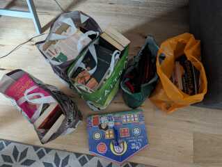Hand hold - declutter diary