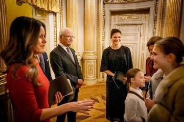 Royal Style: silk, stomachers, sapphires and plenty of sass