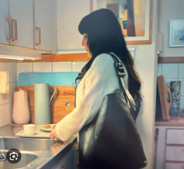 Large shoulder bag like the one from Nearly Normal Family on Netflix