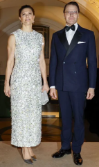 Royal Style: Never knowingly under-jewelled, let's be like Daisy and shine!