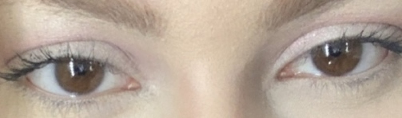 Coloured eye contacts