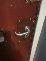Any locksmiths? What's this plate on my door?
