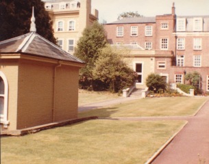 How is Southfields area?